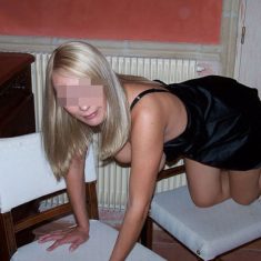 Julie, cougar bourgeoise blonde de Rennes